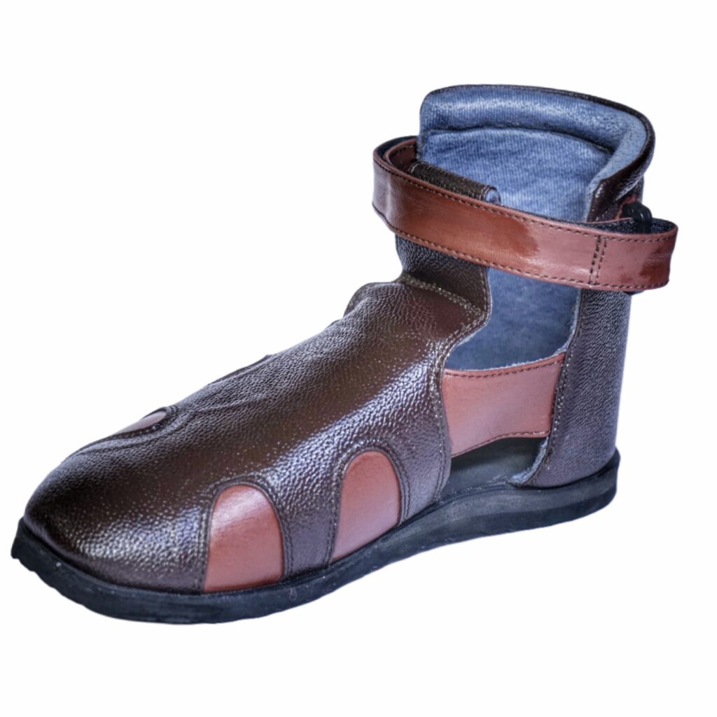 close toe ankle height sandle